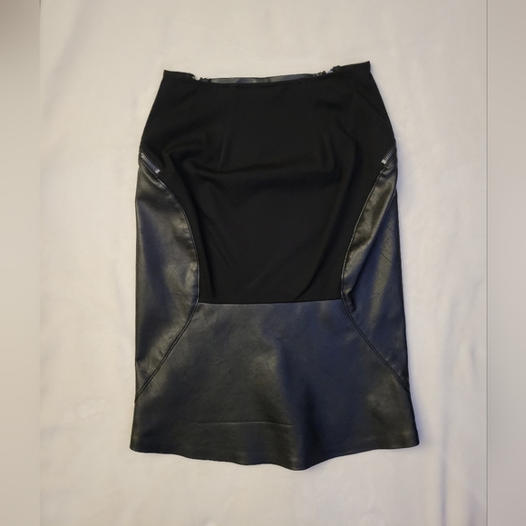 Guess skirt faux leather size 4 - Picture 2 of 5